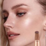 Luminous Glow Liquid Highlighter Wand – Silky Soft Illuminator for a Dewy Face Finish (15ml) - Image 3